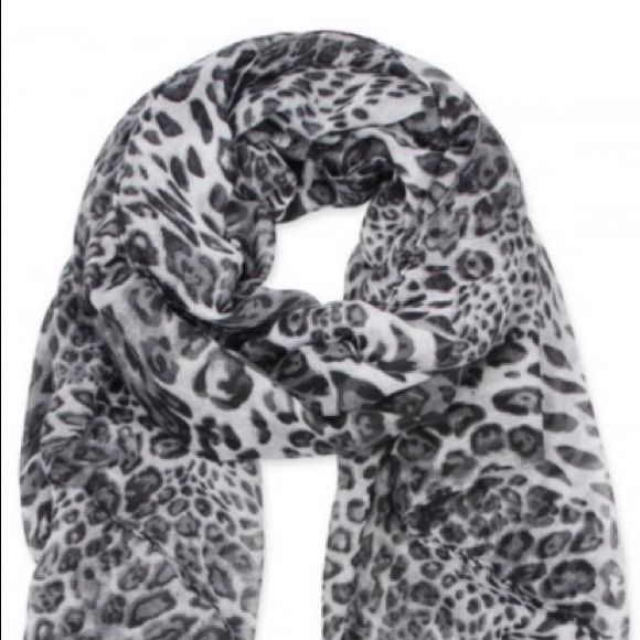 Leopard print viola scarf, New OS - Picture 2 of 3